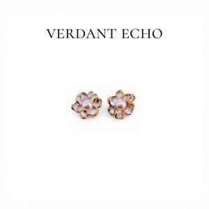 Natural freshwater pearl (flower-shaped) copper-plated gold earrings